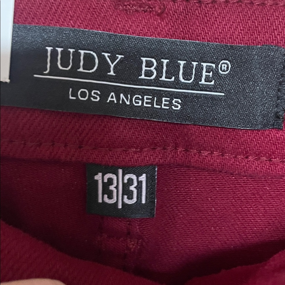 Judy Blue size 13/31 Stretchy Flare Leg Jeans in Red with Heart Shape Pockets - Picture 2 of 13